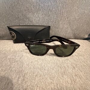 Ray Ban Polarized Wayfarer (low)